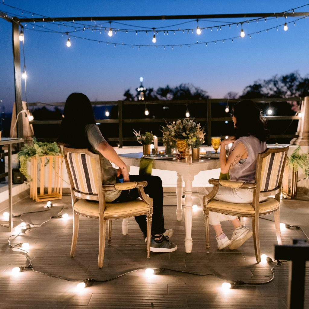 Cena romántica al atardecer en Hotel Boutique Casa del Jardín